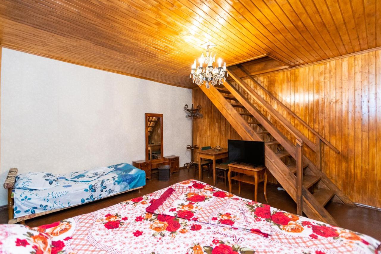 Guest House Gege Tbilisi Esterno foto