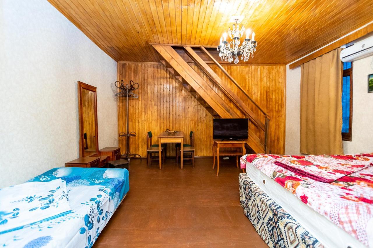 Guest House Gege Tbilisi Esterno foto