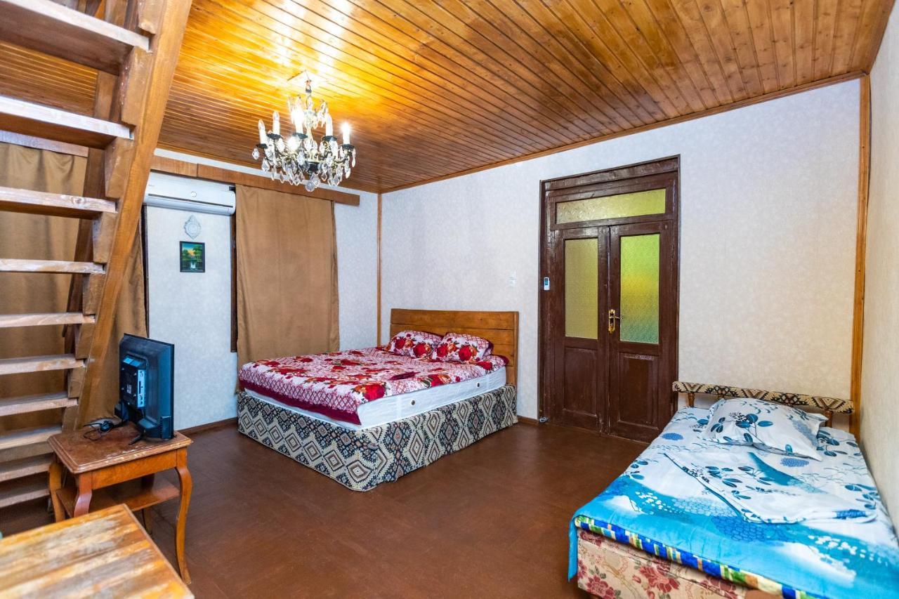 Guest House Gege Tbilisi Esterno foto