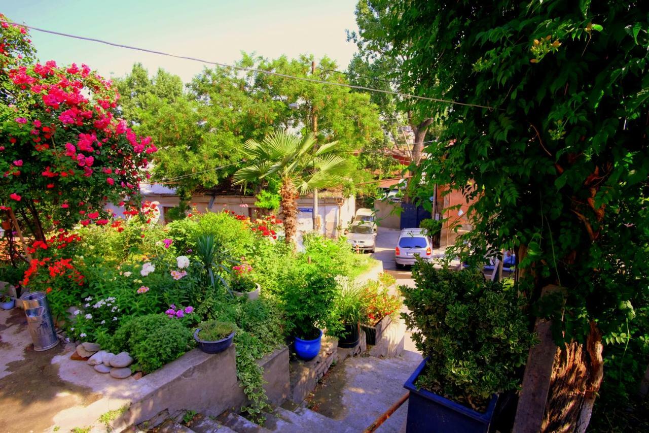 Guest House Gege Tbilisi Esterno foto